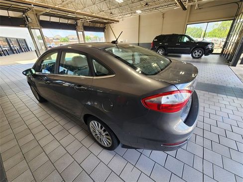 Used 2014 Ford Fiesta Titanium FWD image 3