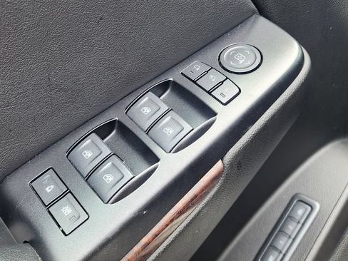 Used 2019 GMC Yukon SLT w/ Premium Edition RWD image 12