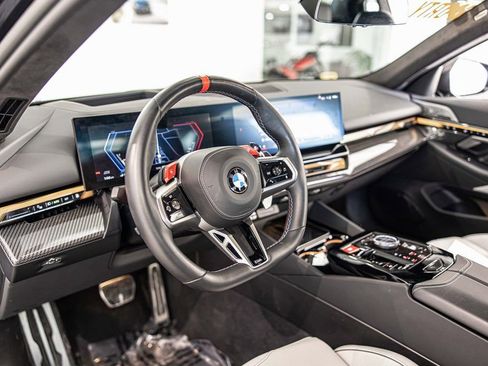 Used 2025 BMW M5 w/ Carbon Package image 20