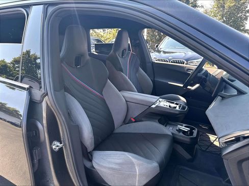 Used 2026 BMW iX xDrive60 w/ M Sport Package AWD/4WD image 31