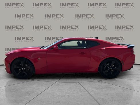 Used 2019 Chevrolet Camaro LT RWD image 2