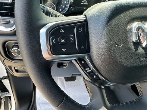 Used 2025 RAM 1500 Laramie AWD/4WD image 14