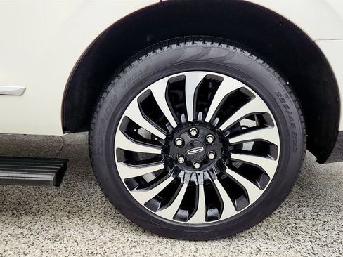 Used 2023 Lincoln Navigator Black Label image 9