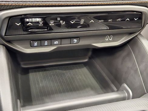 New 2026 Jeep Cherokee Overland image 15