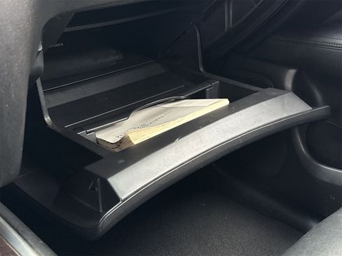 Used 2016 Nissan Pathfinder Platinum w/ Family Entertainment Package image 32