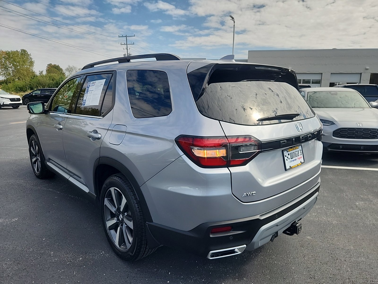 Used 2025 Honda Pilot Elite image 6