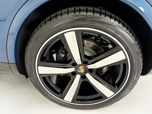 Certified 2026 Porsche Cayenne Coupe AWD/4WD image 31
