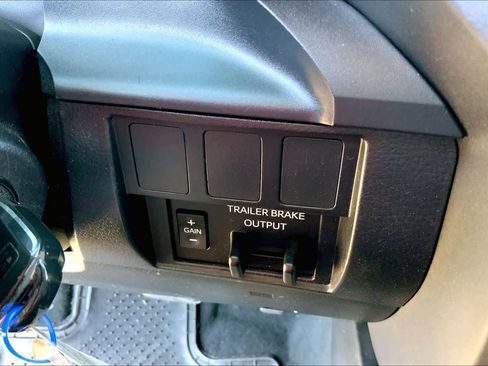 Used 2020 Toyota Tundra SR image 31