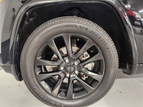 Used 2019 Jeep Grand Cherokee Altitude image 8