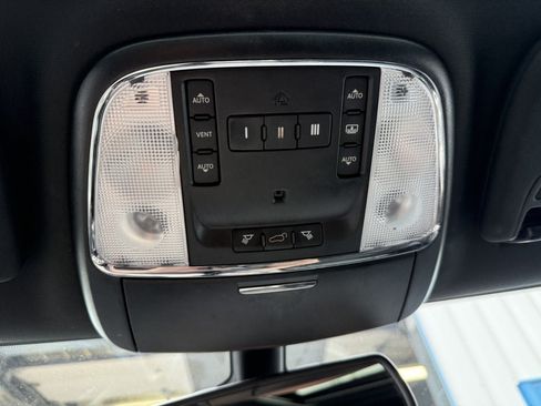 Used 2015 Jeep Grand Cherokee Limited w/ Luxury Group II AWD/4WD image 34