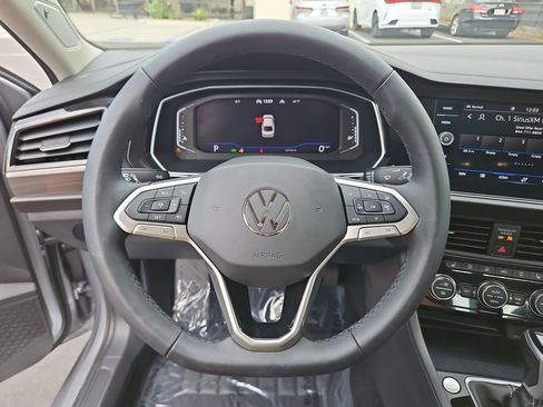 Used 2022 Volkswagen Jetta SEL image 19