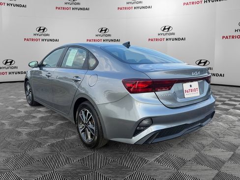 Used 2023 Kia Forte LXS w/ LXS Technology Package FWD image 5