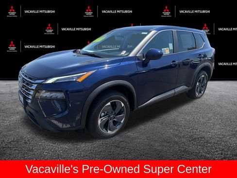 Used 2025 Nissan Rogue SV FWD image 1