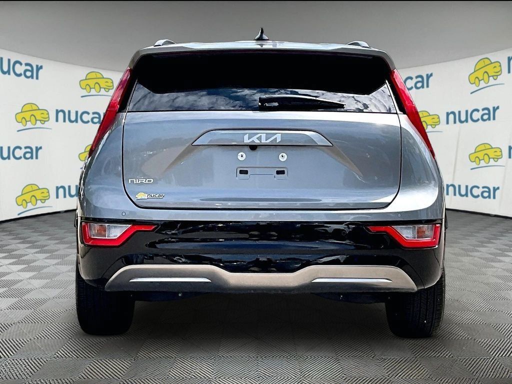 Used 2023 Kia Niro Wind w/ Wind Preserve Package FWD image 5