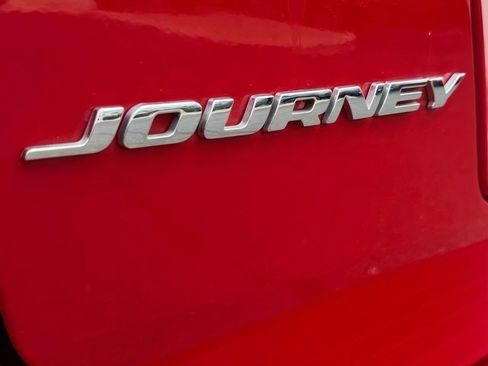 Used 2020 Dodge Journey SE w/ SE Popular Equipment Group FWD image 10