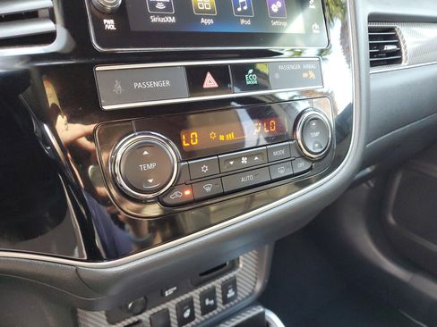 Used 2019 Mitsubishi Outlander GT image 30