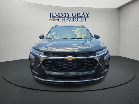 New 2026 Chevrolet Trax LT w/ LT Convenience Package FWD image 8
