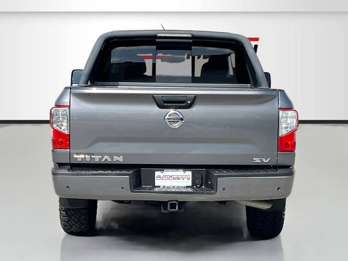 Used 2020 Nissan Titan SV w/ SV Convenience Package RWD image 6