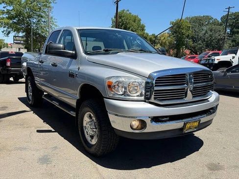 Used 2009 Dodge Ram 2500 Truck SLT w/ Popular Equipment Group AWD/4WD image 3