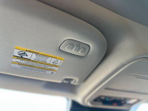 New 2025 Ford Expedition Active image 9