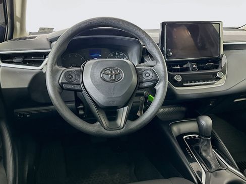 Used 2025 Toyota Corolla LE image 17