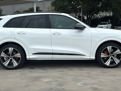 New 2025 Audi SQ5 Premium Plus image 8