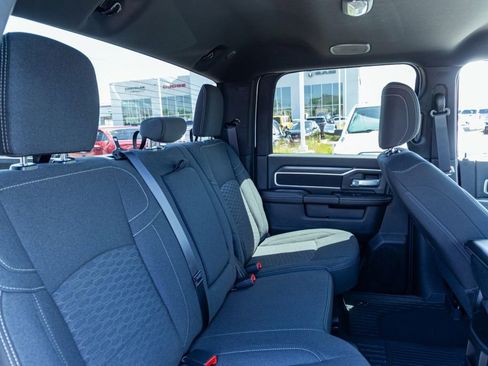 New 2026 RAM 2500 Big Horn AWD/4WD image 17