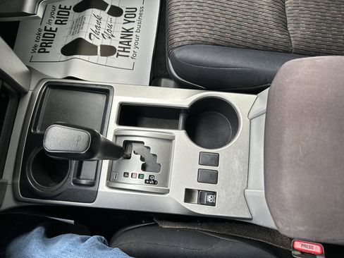 Used 2013 Toyota 4Runner SR5 w/ Convenience Pkg image 28