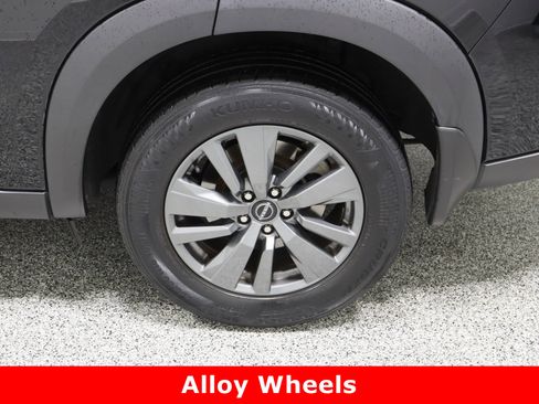 Used 2023 Nissan Pathfinder S image 10