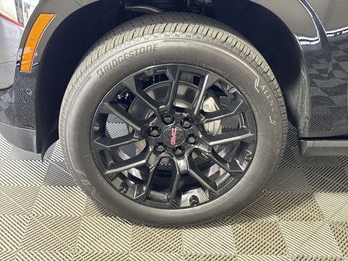 New 2026 GMC Yukon Denali w/ Sun & Power Step Package AWD/4WD image 12