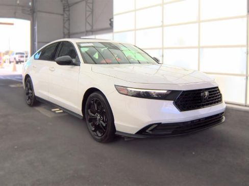 Used 2025 Honda Accord SE image 3