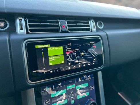 Used 2020 Land Rover Range Rover HSE image 20