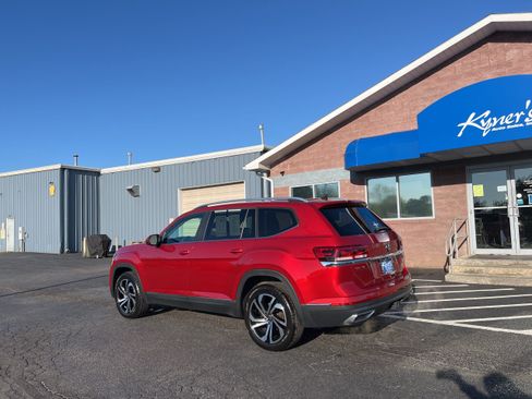 Used 2023 Volkswagen Atlas SEL AWD/4WD image 4