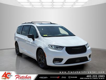 Used 2025 Chrysler Pacifica Limited