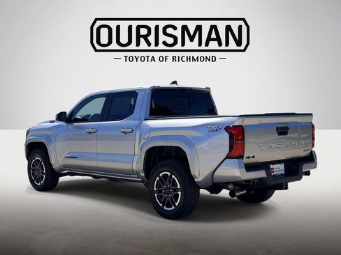 Used 2025 Toyota Tacoma TRD Sport w/ TRD Sport Upgrade Package AWD/4WD image 23