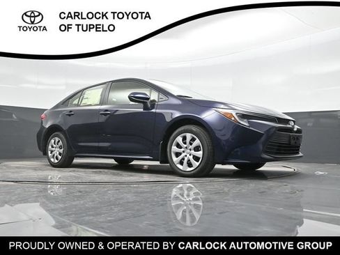 Used 2025 Toyota Corolla LE FWD image 39