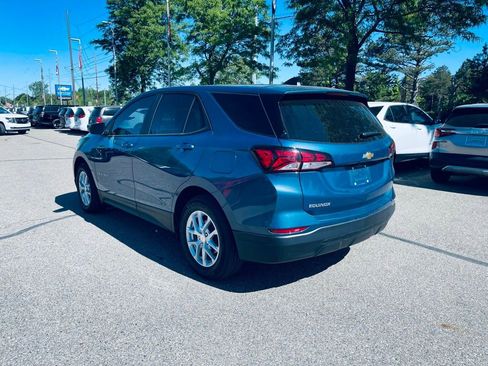 Used 2024 Chevrolet Equinox LS w/ LS Convenience Package FWD image 3