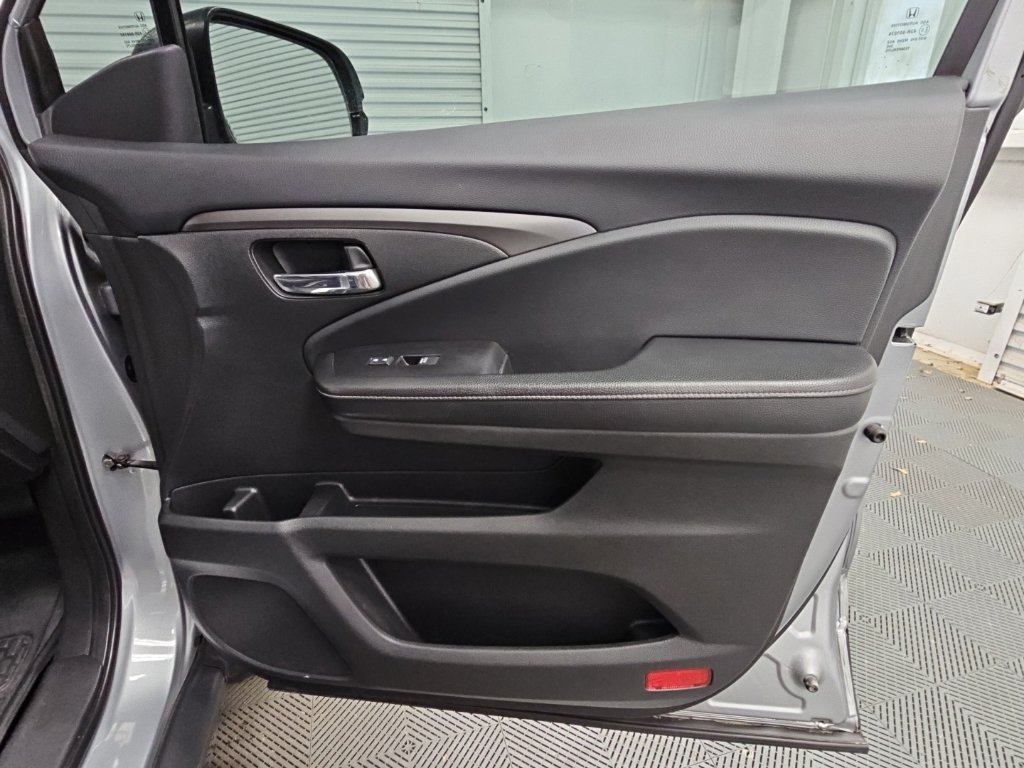 Used 2019 Honda Ridgeline RTL-T image 41