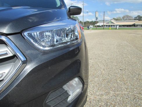 Used 2017 Ford Escape SE image 46