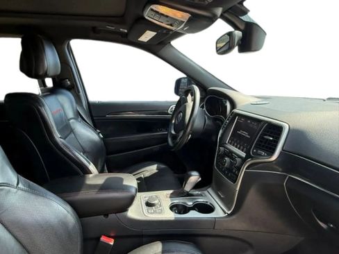 Used 2018 Jeep Grand Cherokee Trailhawk w/ Trailhawk Luxury Group AWD/4WD image 19