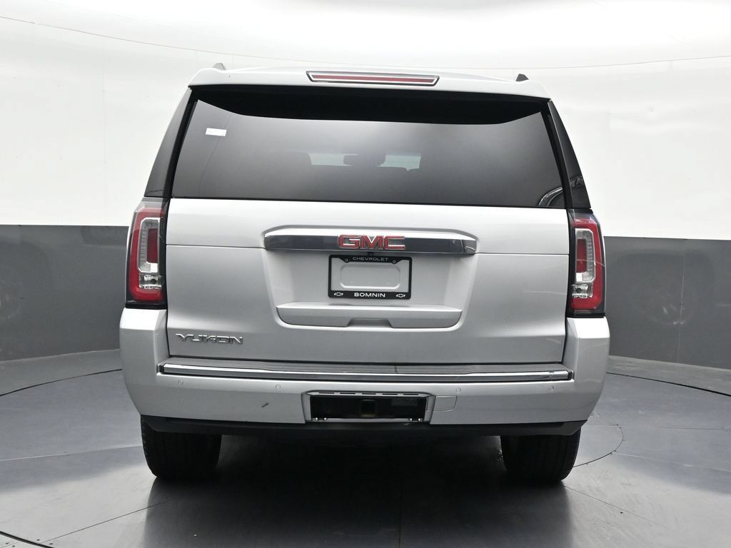 Used 2018 GMC Yukon Denali RWD image 4