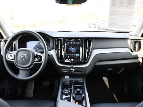 Certified 2025 Volvo XC60 B5 Plus image 16