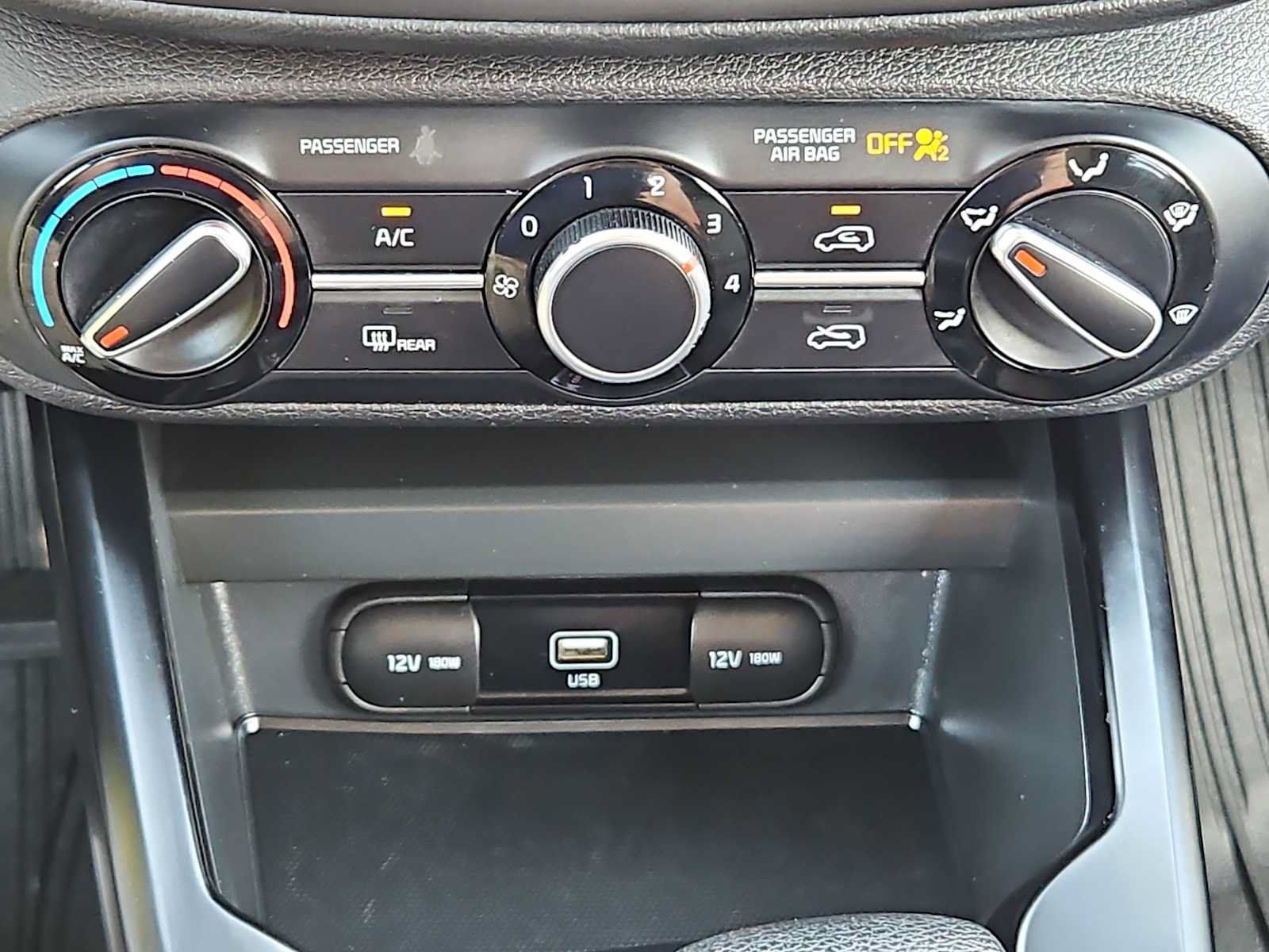 Used 2020 Kia Soul LX FWD image 30