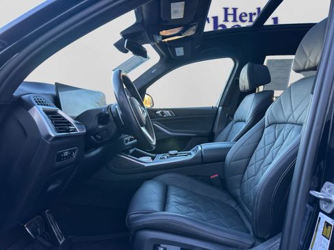 Used 2023 BMW X7 xDrive40i w/ M Sport Package image 11