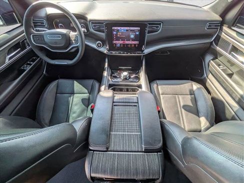 Used 2023 Jeep Wagoneer Series III w/ Preferred Equipment Group image 18