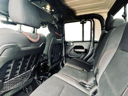 Used 2020 Jeep Gladiator Rubicon image 7