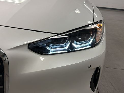 Certified 2024 BMW 430i Convertible w/ Convenience Package RWD image 10
