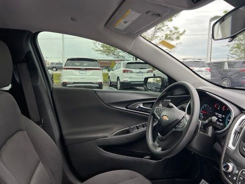 Used 2020 Chevrolet Malibu LT FWD image 32