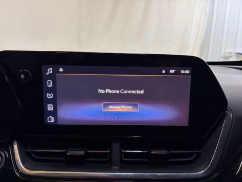 Used 2025 Chevrolet Trax RS w/ Sunroof Package FWD image 44
