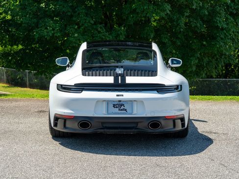 Certified 2022 Porsche 911 Carrera GTS image 6